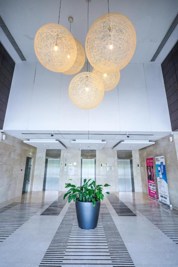 Alashrafia Saray 2br In Sport City * Dubai